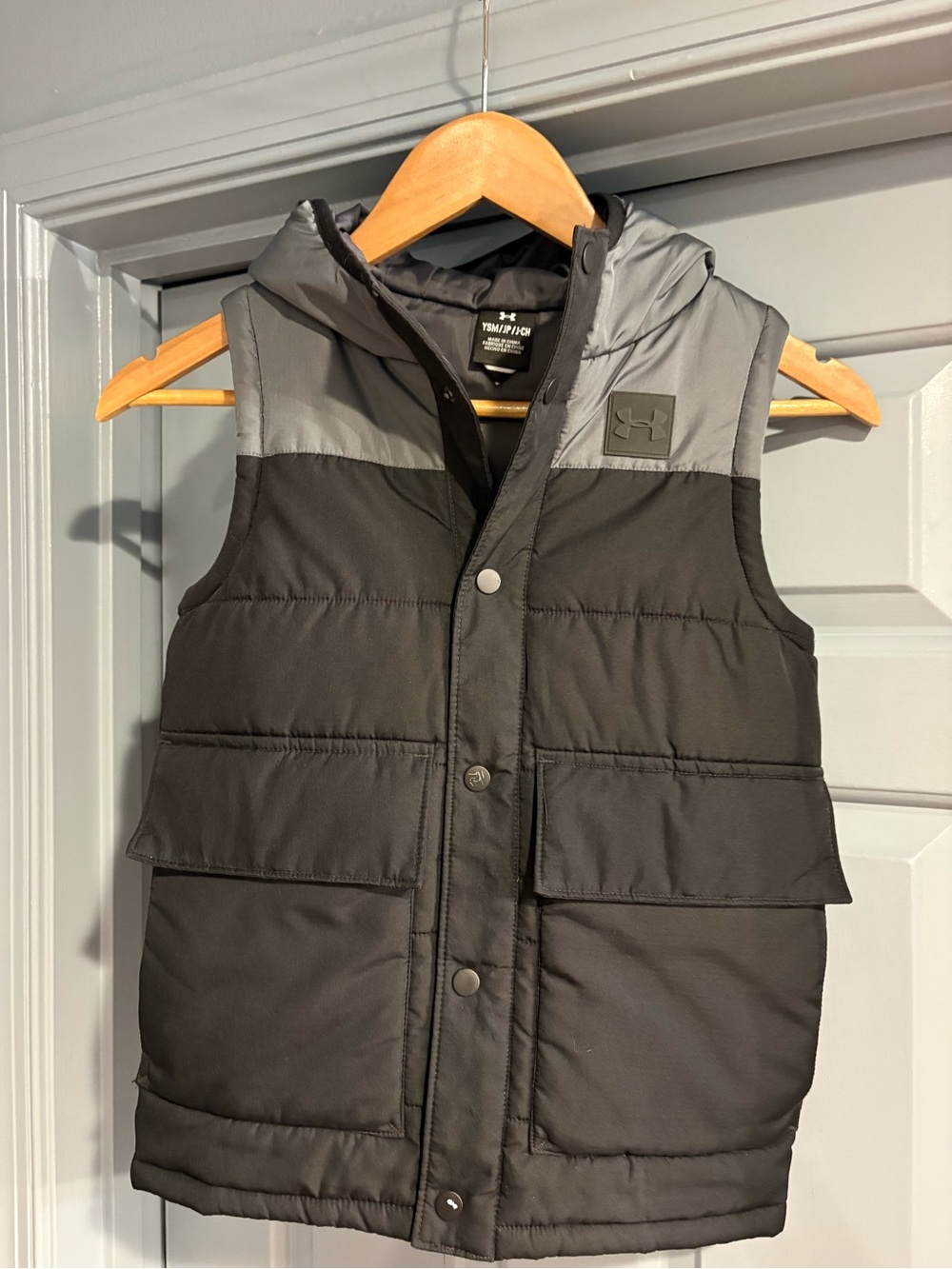 Under Armour Boys' Black & Gray Hooded Puffer Vest